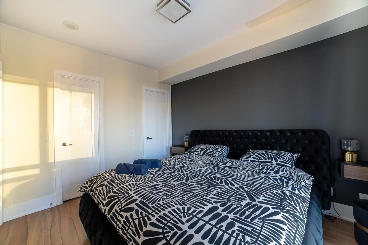 Designer Condo W/ Cn Tower View & Parking Toronto Luaran gambar